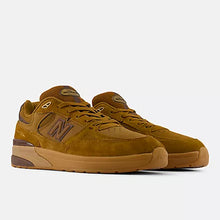 Load image into Gallery viewer, New Balance 933 Andrew Reynolds Brown Brown